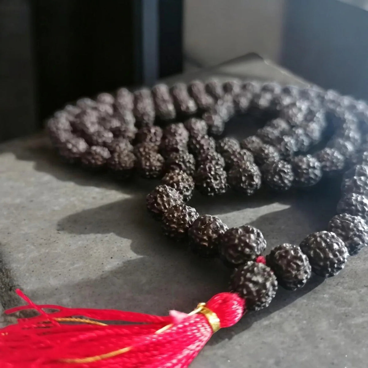 Natural Black Rudraksha Mala 108+1 Beads with Lab Certificate | 5 Mukhi 8mm for Daily Jaap & Wearing – Ramshivay - Ramshivay