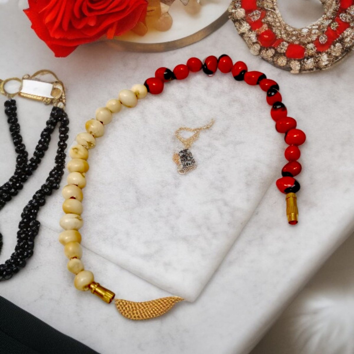 Stylish Chirmi Bracelet (Gunja Bracelet) White & Red Beads with Lab Certificate | For Luck, Prosperity & Protection – Ramshivay - Ramshivay